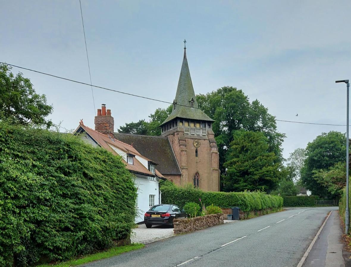 Saughall Mill Farm Cottage Chester Eksteriør billede